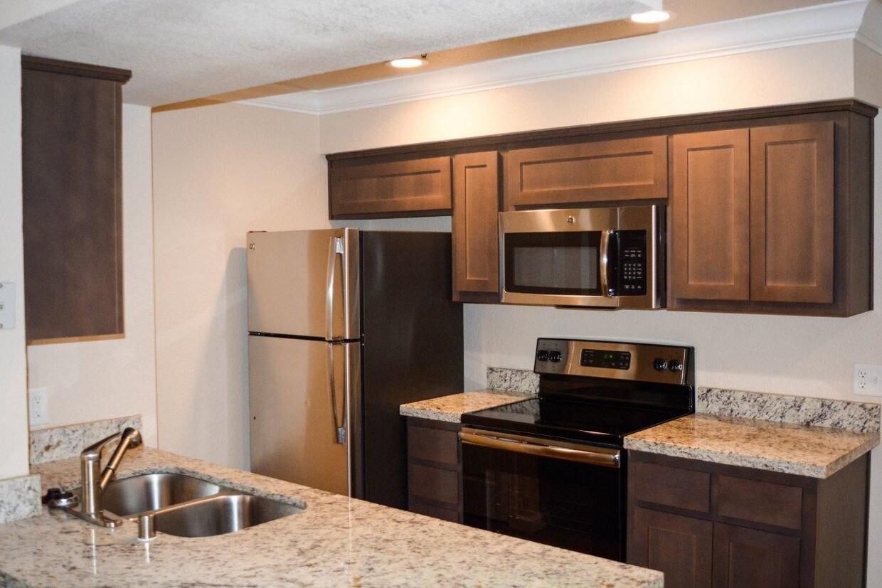 Overlook at Blue Ravine Apartments 1200 Creekside Dr Folsom, CA