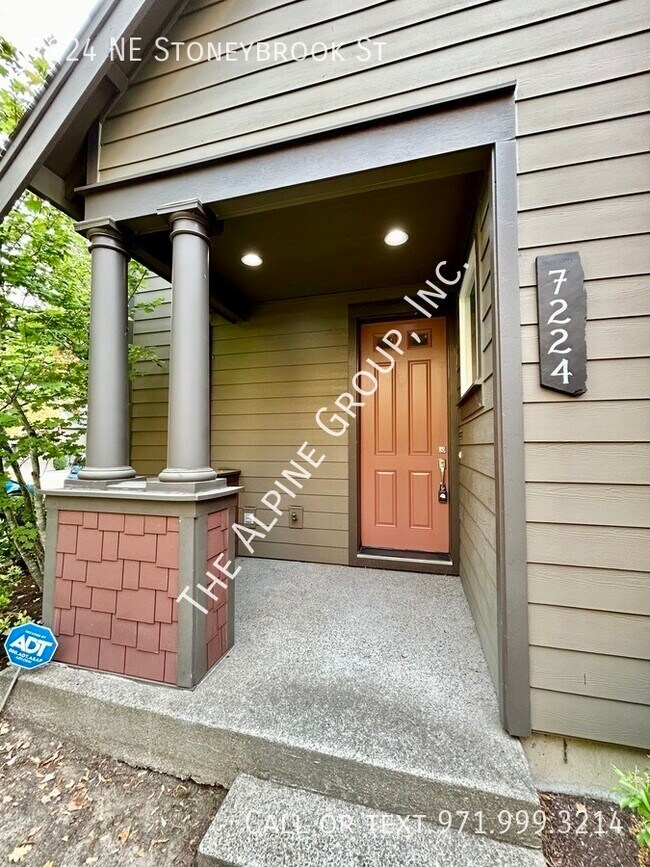 Building Photo - End Unit in Orenco Station!