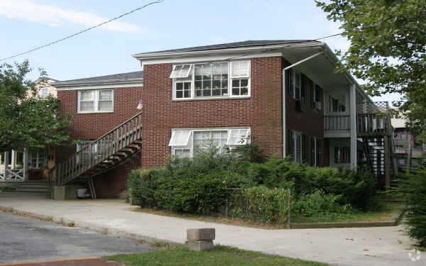 Primary Photo - 56 Lake Ave