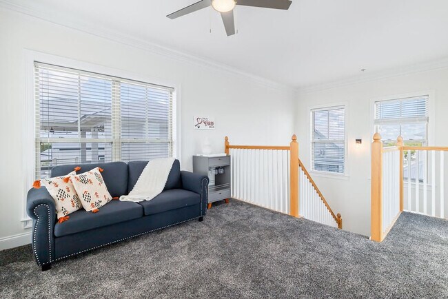 Building Photo - 337 Grande Pointe Cir