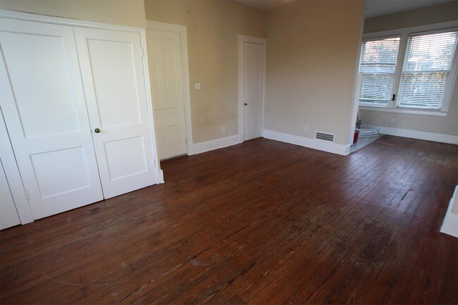 Building Photo - 203 E GWINNETT St