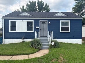 Building Photo - 8131 Zoe Dr