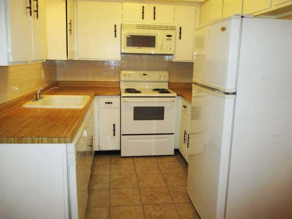 Building Photo - 1785 W Algonquin Rd