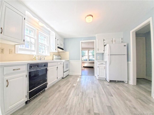 Foto del edificio - 298 Fairview Ave