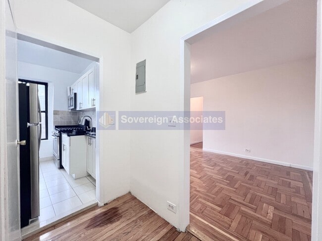 Building Photo - 20 Magaw Pl