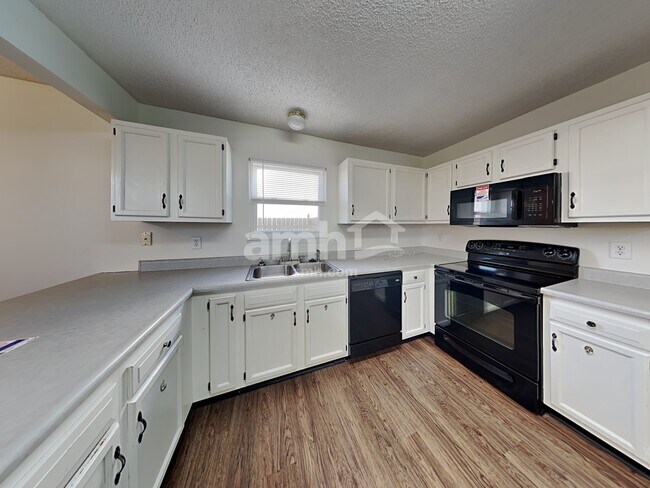 Foto del edificio - 1676 Sweetwater Ln