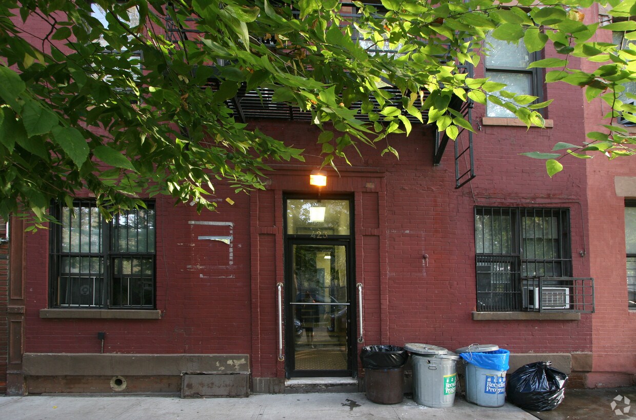Foto del edificio - 423 E 114th St