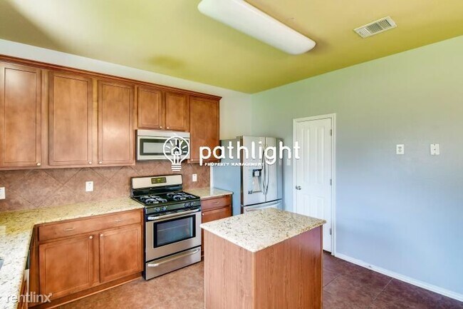 Foto del edificio - 4 br, 3 bath House - 2008 Blewett Dr UNIT