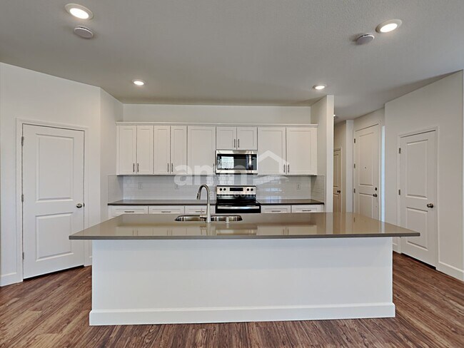 Building Photo - 9120 Liberty Cap Court