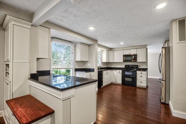 Foto del edificio - 303 Kimberly Woods Ct