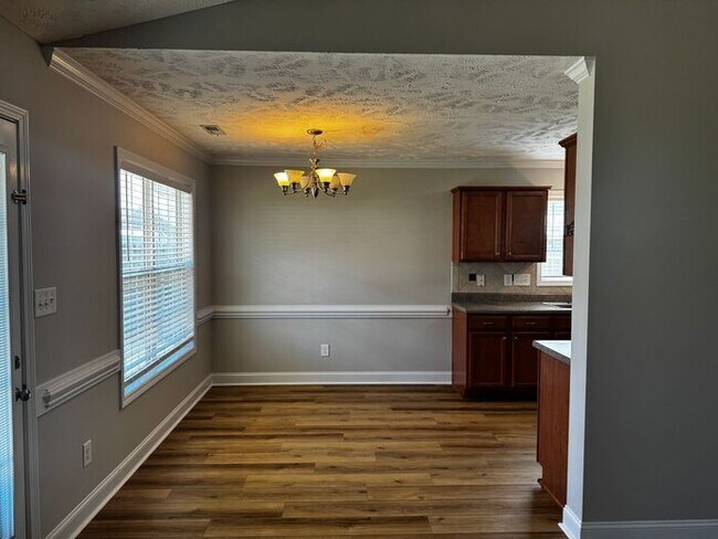 Foto del edificio - 3 Bedroom 2 Bath with Bonus in Hope Mills