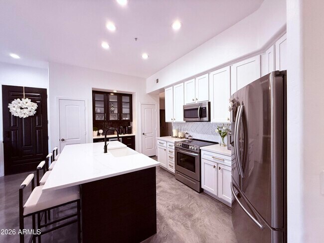 Foto del edificio - 11000 N 77th Pl