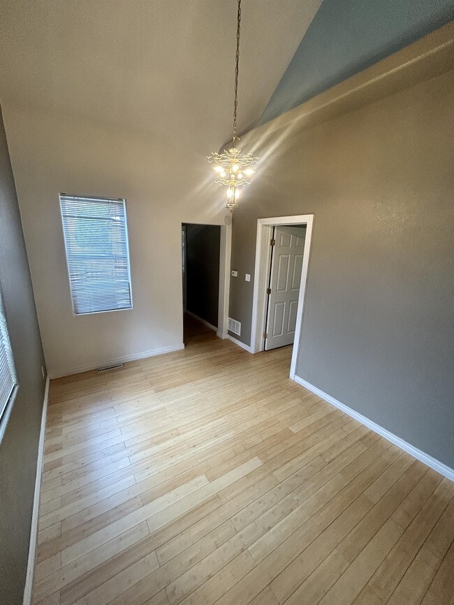 Building Photo - 1200 Kalamath St