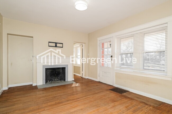 Building Photo - 316 N Hills Dr