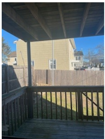 Building Photo - 15 Berges Ave