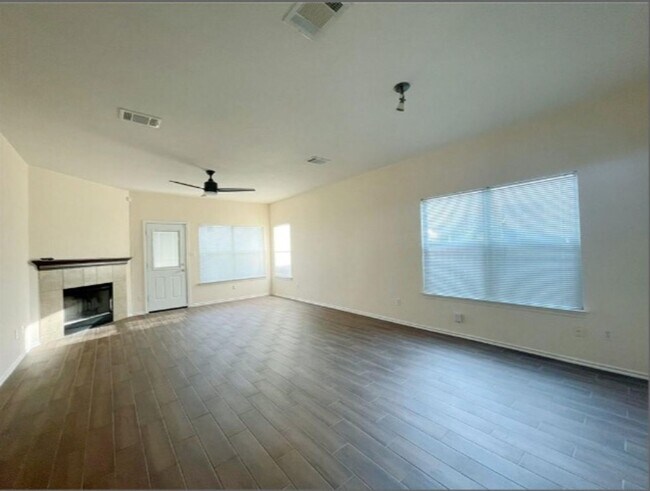 Foto del edificio - 18208 Maxa Dr