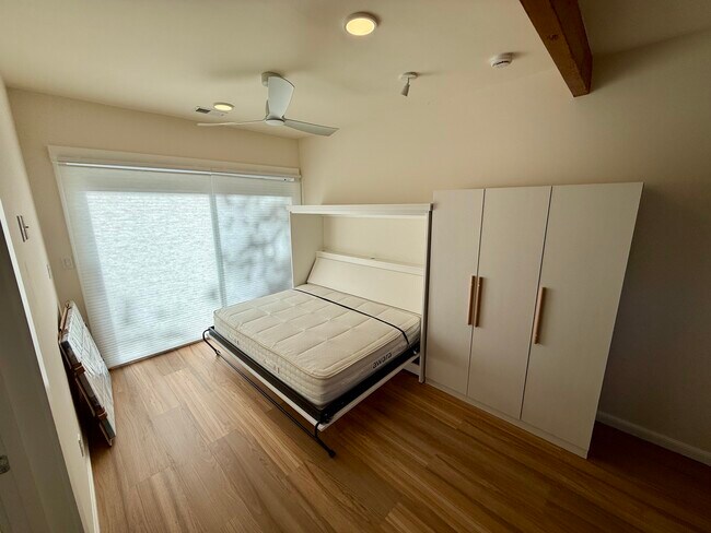 Foto del edificio - 81 Angela Ave