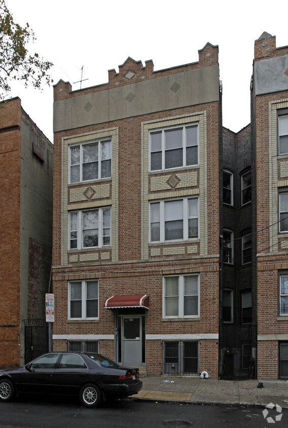Building Photo - 117 Baldwin Ave