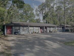 Building Photo - 904 SW 62nd Terrace