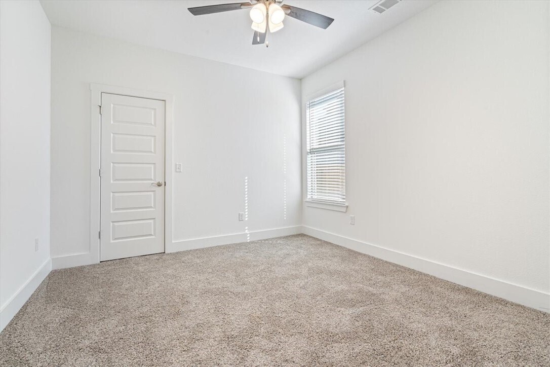 Foto del edificio - 7004 SW Basswood Ave