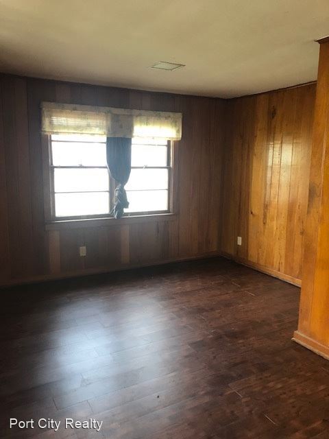 Foto del edificio - 2 br, 1 bath House - 209 East Jordan St.