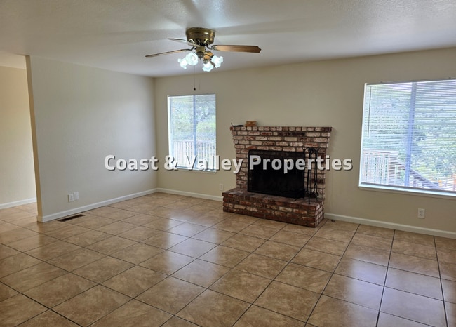 Foto del edificio - Beautiful Prunedale Home for RENT!!!