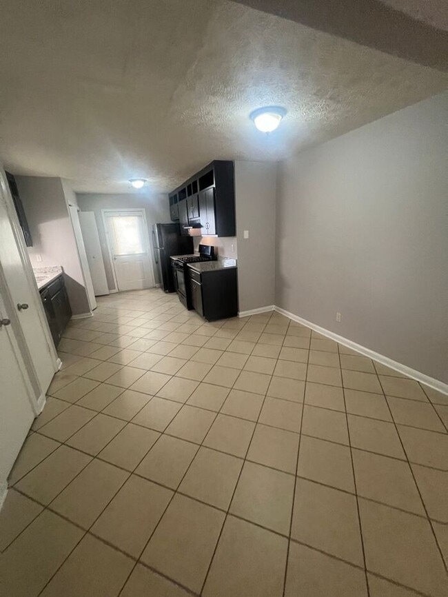 Building Photo - NOW AVAILABLE!!! Ranch 2 BEDROOM 2 BATHROO...