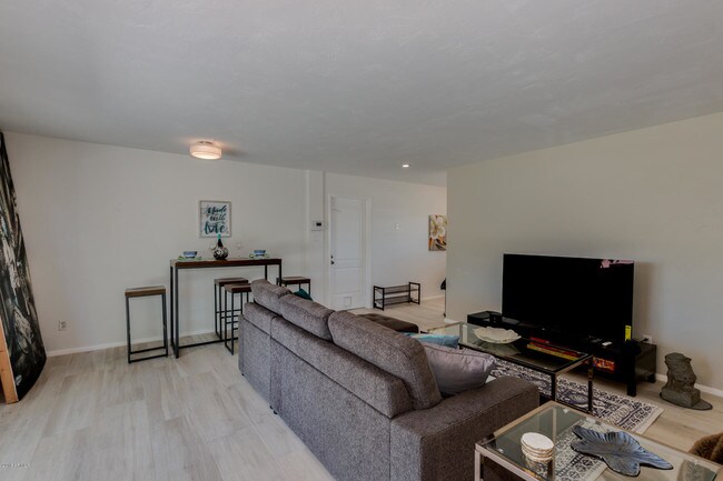 Foto del edificio - 7514 E Hazelwood St