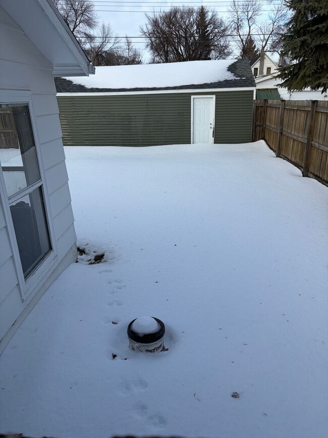 Building Photo - 1524 5th Ave N