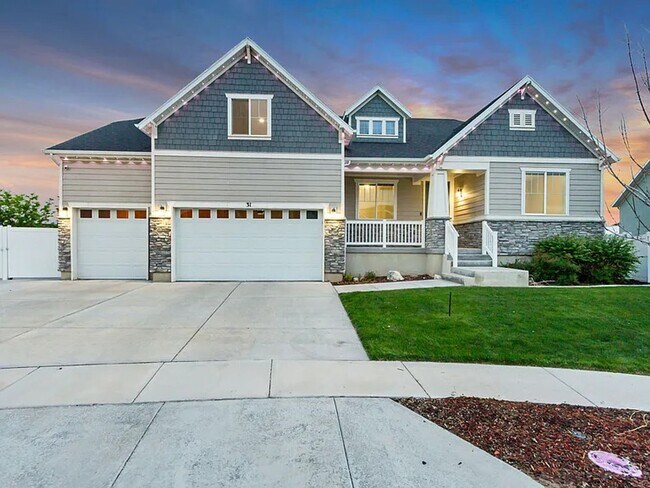 Foto del edificio - 3 Bedroom 2.5 Bathroom Home in Lehi!