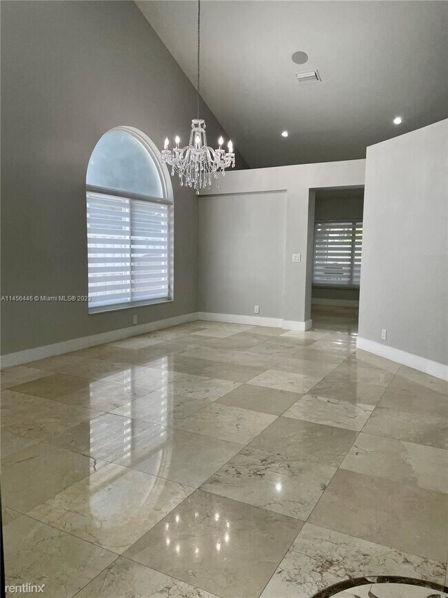 Building Photo - 3 br, 2.5 bath House - 2921 Bogota Ave