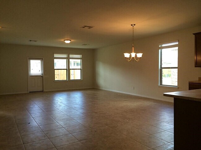 Building Photo - 1103 Messina Ln