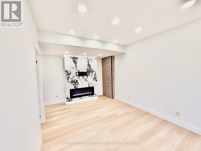 Building Photo - 3186 Hines Dr