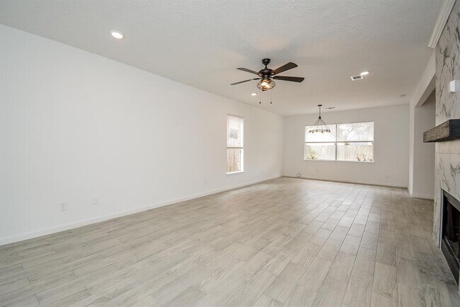 Foto del edificio - 1510 Plumwood Dr
