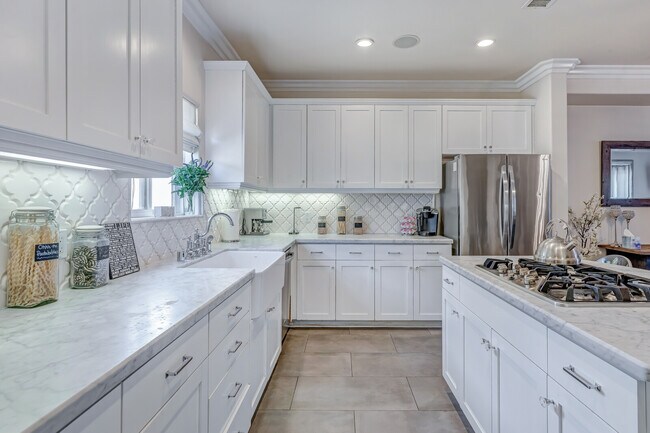 Foto del edificio - 145 W Hawthorn St