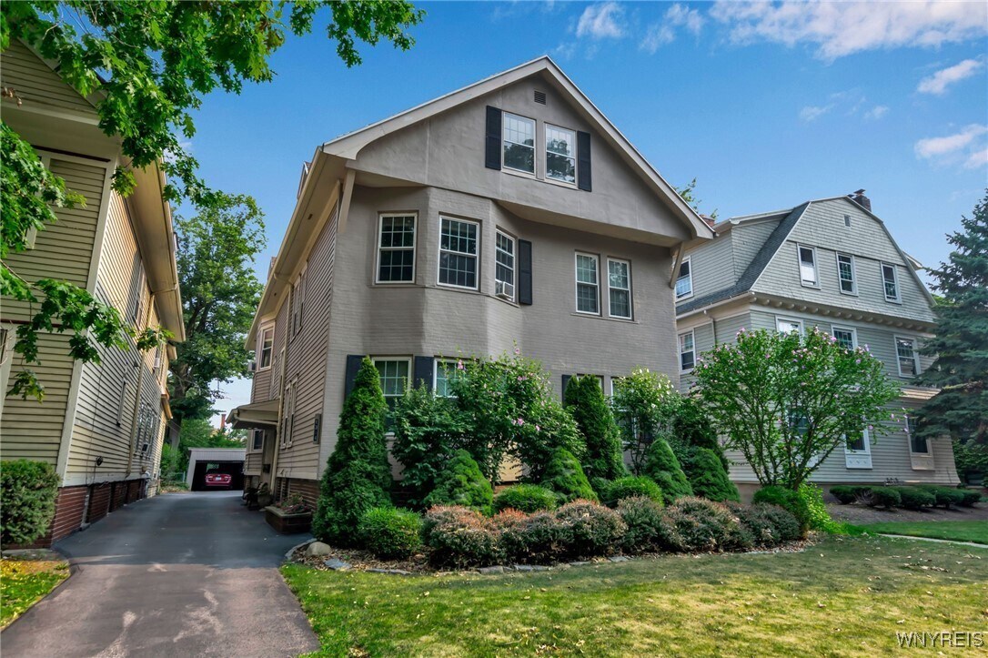 Foto principal - 1384 Amherst St