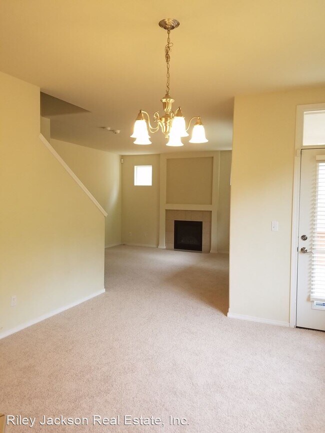 Building Photo - 3 br, 2.5 bath House - 9144 Periwinkle Lp NE