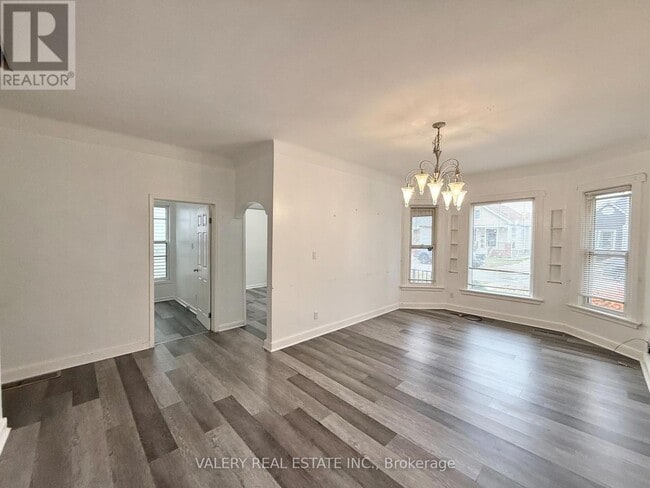 Building Photo - 824 Lincoln Rd