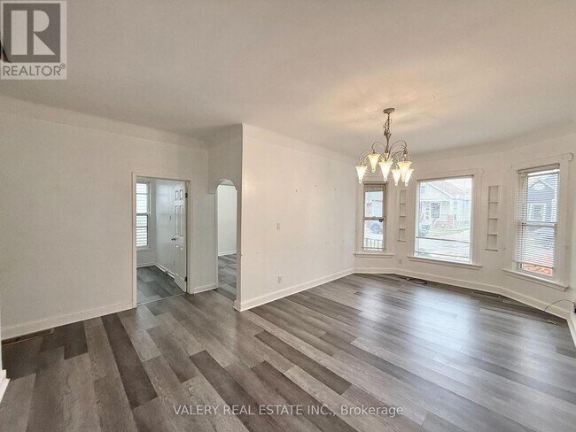 Photo du bâtiment - 824 Lincoln Rd