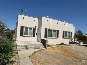 Building Photo - 1008 Madison St