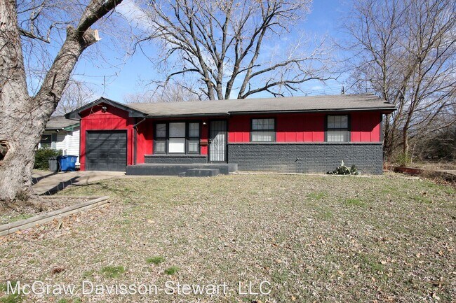 Building Photo - 3 br, 1 bath House - 5519 N. Garrison Place E