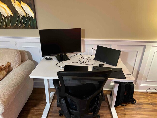 Foto del edificio - 213 Chardin Dr