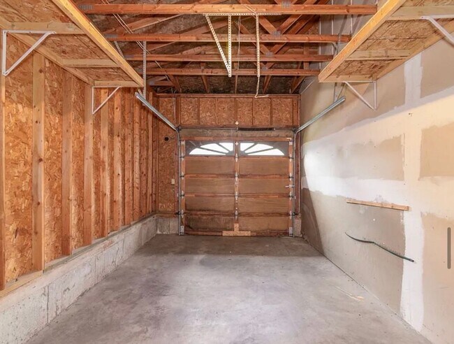 Foto del edificio - Spacious 4-Bedroom duplex Near EWU – Cheney, WA