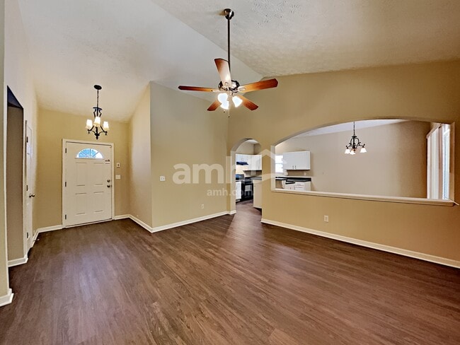 Building Photo - 6812 Bridgewood Dr