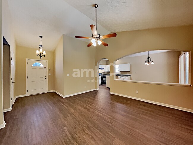 Foto del edificio - 6812 Bridgewood Dr