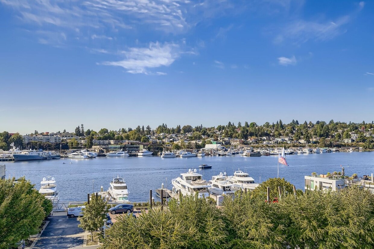 Primary Photo - Eastlake Townhome with Commanding Views