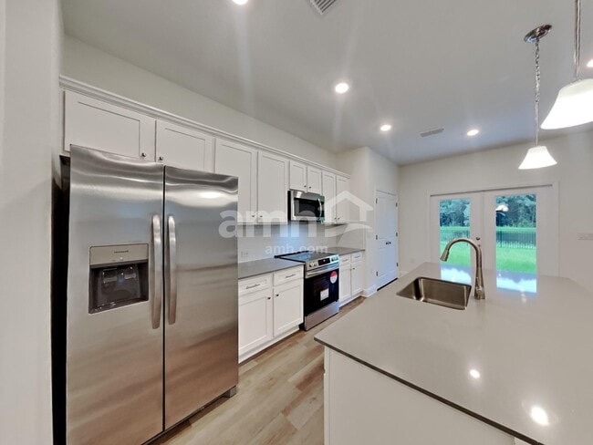 Foto del edificio - 27143 St Andrews Ave