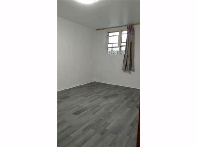 Foto del edificio - 2326 E 19th St