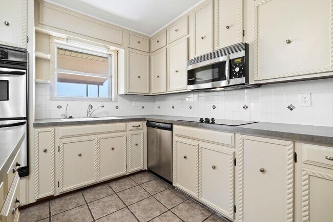 Foto del edificio - Large 4 bedroom in the peaceful country!