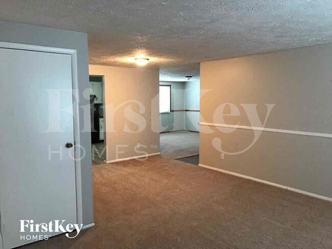 Foto del edificio - 5901 Pemberly Dr